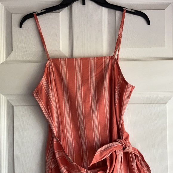 Brand New Forever 21 Salom/Cream Dress - Picture 3 of 3